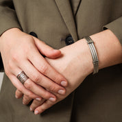 Anillo ajustable apilable Hydra