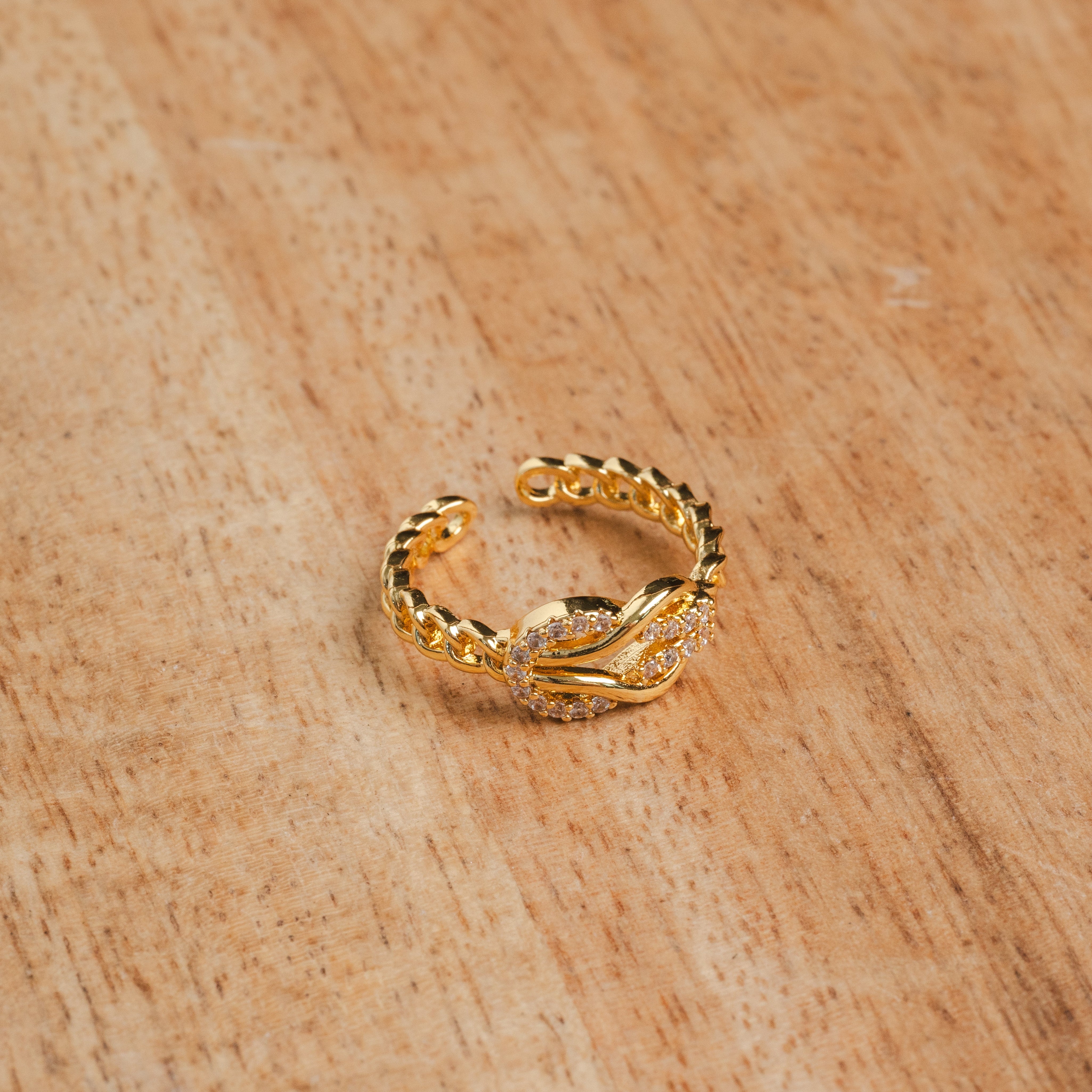 Anillo ajustable entrelazado Ariel en oro