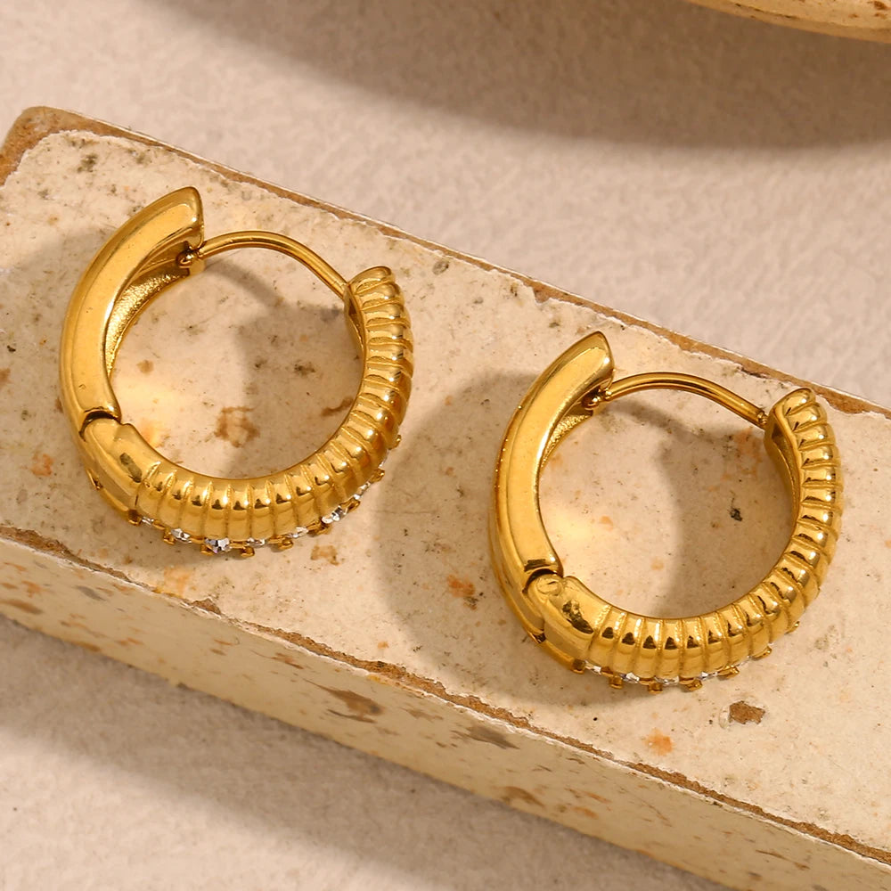 E.B.belle-pendientes de aro chapados en oro de 18k para mujer y niña, aretes de aro con borde de diamantes de imitación de lujo, diseño en espiral, joyería para fiesta y boda