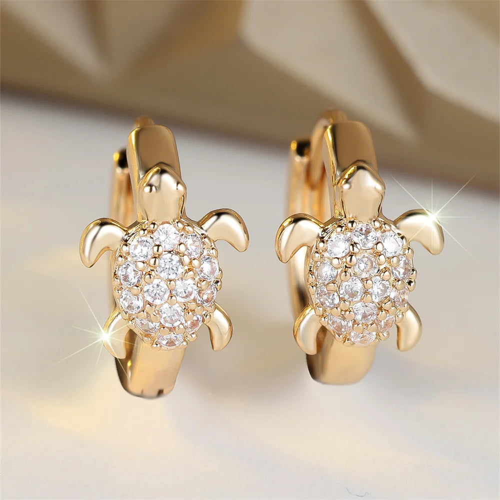 Pendientes de aro con forma de tortuga marina para mujer, piedra de circón verde, Color dorado Vintage, hebilla pequeña para oreja, joyería de boda, regalo para el día de la madre