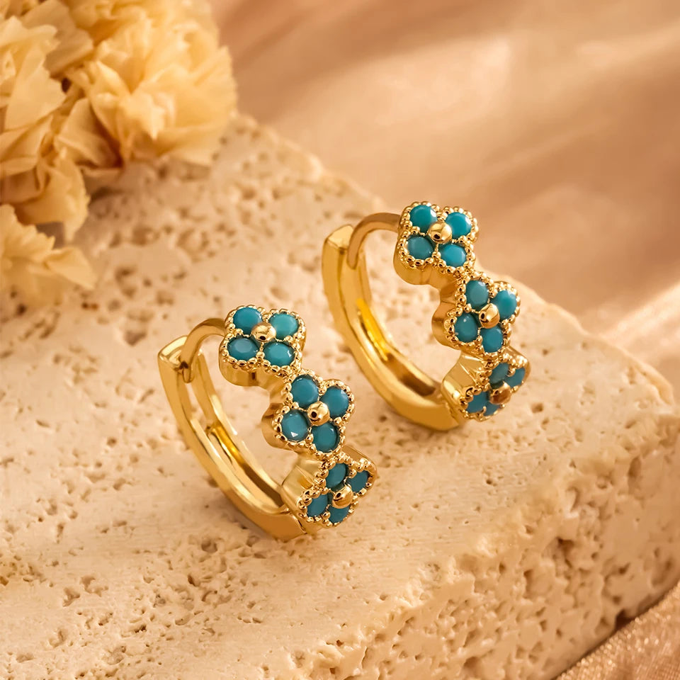 ZAKOL nuevos pendientes de aro de flor turquesa para mujer moda clásica trébol de cuatro hojas azul accesorios diarios para las orejas joyería