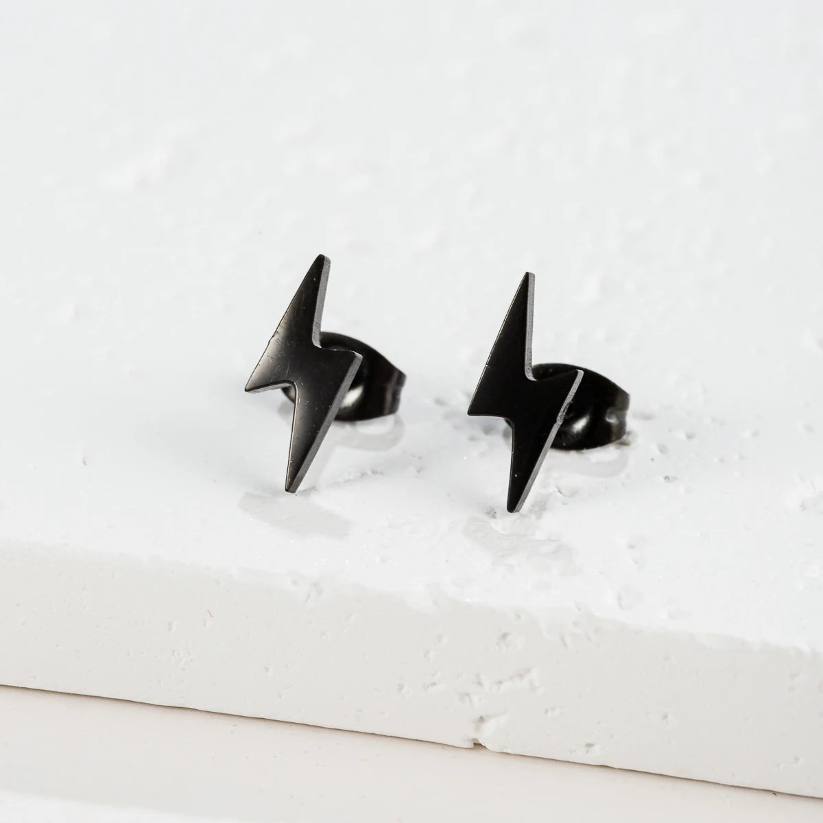 1 par de pendientes de perno relámpago de acero inoxidable, pendientes Punk de trueno para hombres y mujeres, joyería diaria