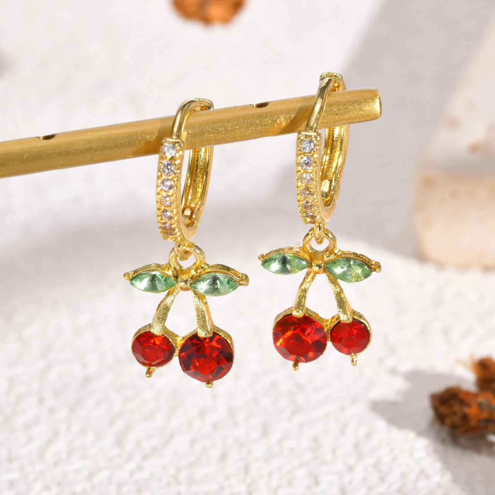 Pendientes de mujer de cereza roja delicados de Metal bonitos dulces para joyería para fiesta de boda regalo de cumpleaños para novia regalo del Día de San Valentín