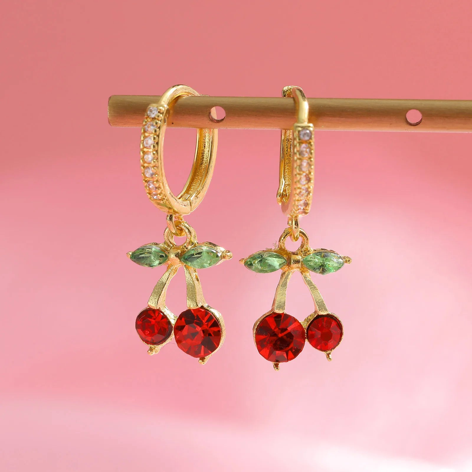 Pendientes de mujer de cereza roja delicados de Metal bonitos dulces para joyería para fiesta de boda regalo de cumpleaños para novia regalo del Día de San Valentín