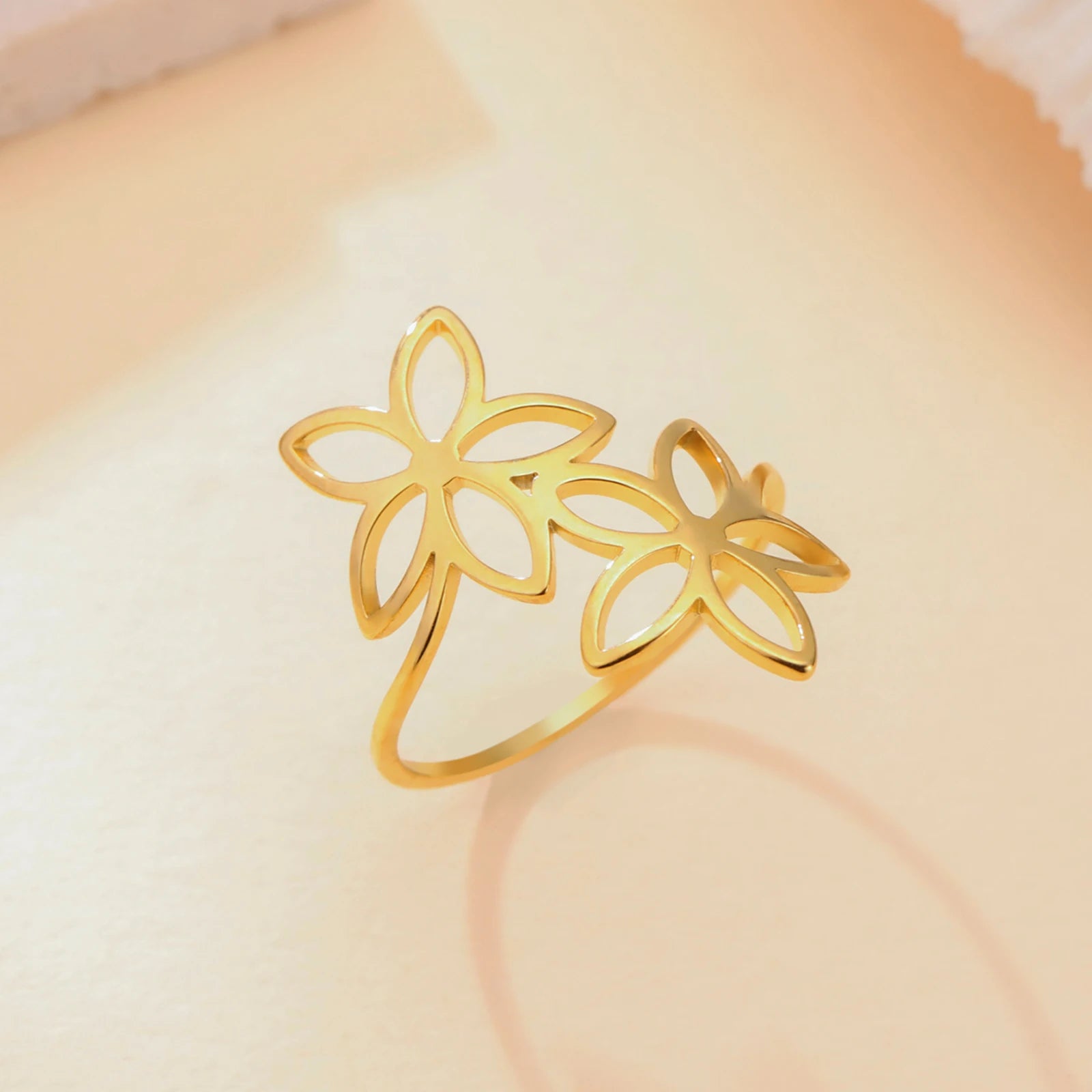 Skyrim-Anillo de flores a la moda para mujer, de acero inoxidable, Color dorado, anillos anchos para dedo, joyería bohemia, regalo de aniversario, venta al por mayor