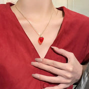 Collar con colgante de fresa roja para mujer y niña, cadena de clavícula de fresa de Color dorado, accesorios de joyería, regalos